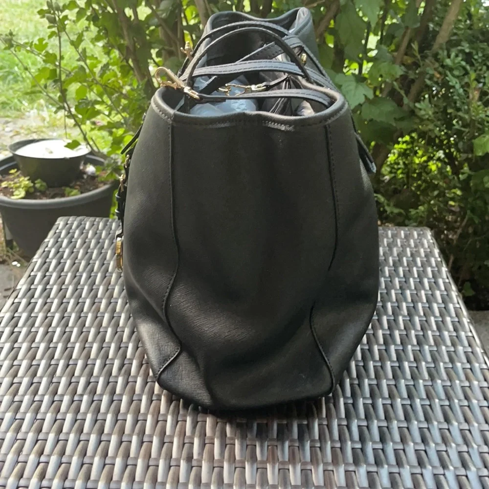 Michael Kors jet set tote